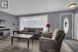 Livingroom large picture window - 