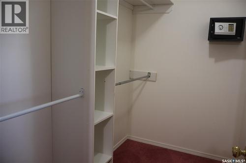 602 Centre Street, Assiniboia, SK - Indoor With Storage