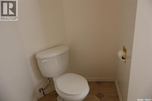 602 Centre Street, Assiniboia, SK - Indoor Photo Showing Bathroom