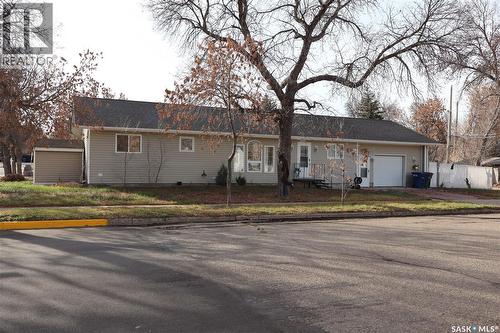 602 Centre Street, Assiniboia, SK - Outdoor