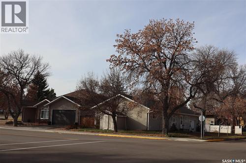 602 Centre Street, Assiniboia, SK - Outdoor