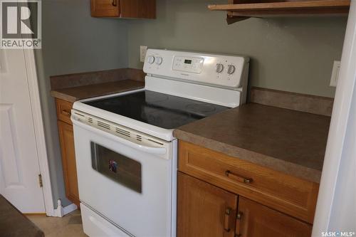 602 Centre Street, Assiniboia, SK - Indoor Photo Showing Kitchen