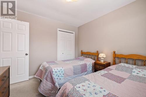 58 Scotchmere Crescent, London South (South X), ON - Indoor Photo Showing Bedroom