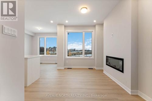 364 Les Emmerson Drive, Ottawa, ON - Indoor With Fireplace