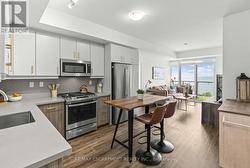 Beautiful Chefs kitchen with Gas Stove - 