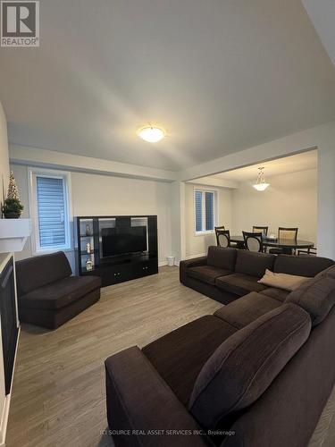 841 Cappamore Drive, Ottawa, ON - Indoor Photo Showing Living Room