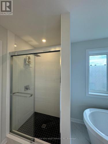 841 Cappamore Drive, Ottawa, ON - Indoor Photo Showing Bathroom