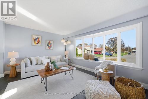 961 Curtis Crescent, Cobourg, ON - Indoor Photo Showing Living Room