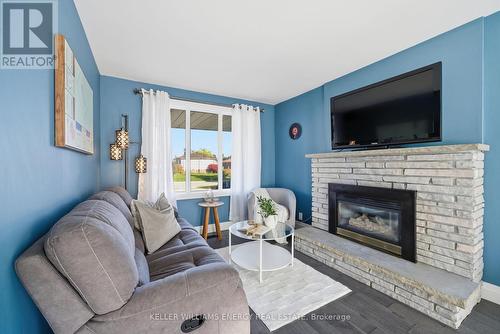 961 Curtis Crescent, Cobourg, ON - Indoor Photo Showing Living Room With Fireplace