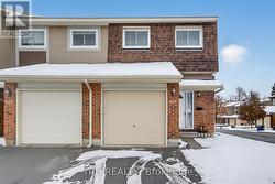 215 TEMBY PRIVATE  Ottawa, ON K1T 2W1