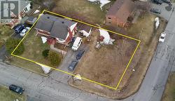 176 OAKRIDGE BOULEVARD  Ottawa, ON K2G 2V2