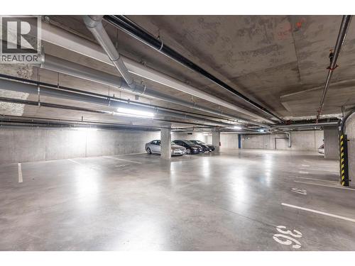 615 Rutland Road Unit# 510, Kelowna, BC - Indoor Photo Showing Garage