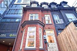 118 PETER STREET  Toronto, ON M5V 2G7