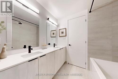 118 Peter Street, Toronto, ON - Indoor Photo Showing Bathroom