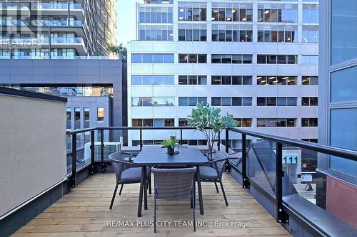 118 Peter Street, Toronto, ON - Outdoor