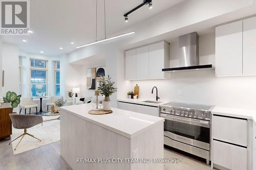 118 Peter Street, Toronto, ON - Indoor Photo Showing Kitchen With Upgraded Kitchen