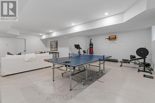 854 Sixth Street, Clearview, ON - Indoor Photo Showing Gym Room