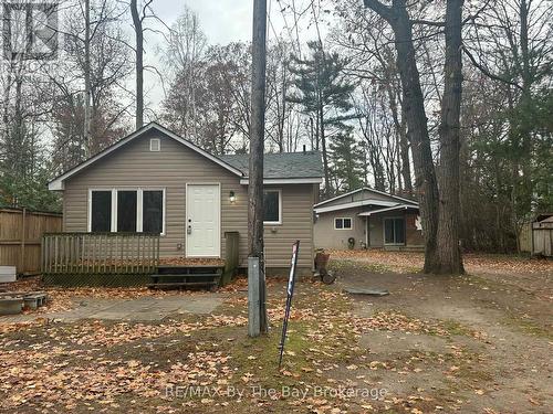 86 30TH STREET N  Wasaga Beach, ON L9Z 2C8