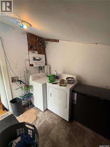 224 N Avenue S, Saskatoon, SK - Indoor Photo Showing Laundry Room