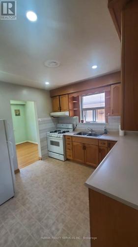 24 Alhart Drive, Toronto, ON - Indoor Photo Showing Kitchen