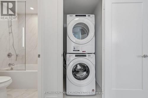 1906 - 10 Inn On The Park Drive, Toronto, ON - Indoor Photo Showing Laundry Room