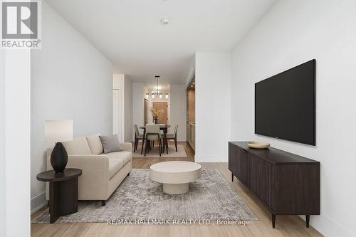 1906 - 10 Inn On The Park Drive, Toronto, ON - Indoor Photo Showing Living Room