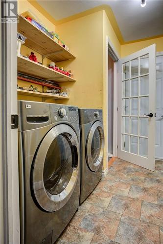 2211 Grenoble Court, Sudbury, ON - Indoor Photo Showing Laundry Room