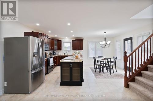 1625 Shore Road, London South (South A), ON - Indoor Photo Showing Kitchen