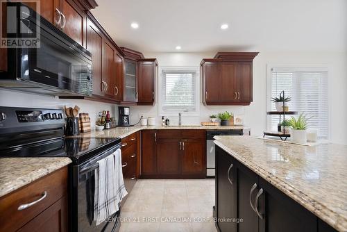 1625 Shore Road, London South (South A), ON - Indoor Photo Showing Kitchen
