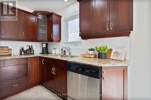 1625 Shore Road, London South (South A), ON - Indoor Photo Showing Kitchen With Double Sink