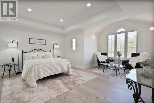 1625 Shore Road, London South (South A), ON - Indoor Photo Showing Bedroom