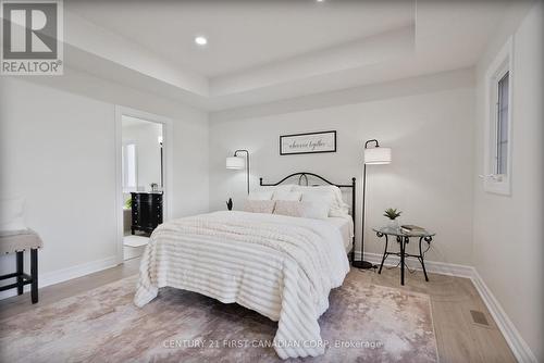 1625 Shore Road, London South (South A), ON - Indoor Photo Showing Bedroom