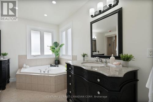 1625 Shore Road, London South (South A), ON - Indoor Photo Showing Bathroom