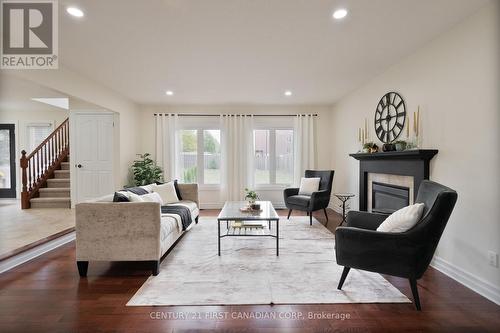 1625 Shore Road, London South (South A), ON - Indoor Photo Showing Living Room With Fireplace