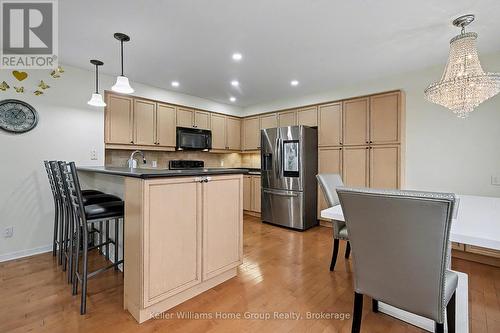 24 Baintree Way, Cambridge, ON - Indoor Photo Showing Kitchen With Stainless Steel Kitchen