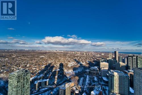 5509 - 1 Yorkville Avenue, Toronto, ON - Outdoor With View