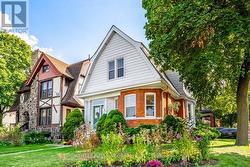 407 ABERDEEN AVENUE  Hamilton, ON L8P 2R9