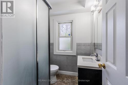 49 Myrtle Avenue, Hamilton, ON - Indoor Photo Showing Bathroom