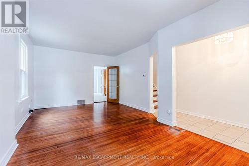 49 Myrtle Avenue, Hamilton, ON - Indoor Photo Showing Other Room