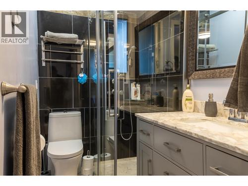 Master en-suite - 36 Mt Klauer Street, Fernie, BC - Indoor Photo Showing Bathroom