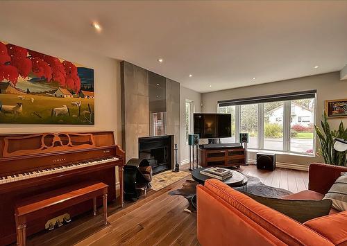 Salon - 129 Rue Du Paul, Lanoraie, QC - Indoor Photo Showing Living Room