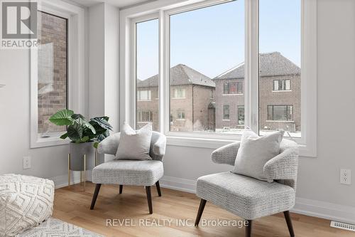 47 Corley Street, Kawartha Lakes (Lindsay), ON - Indoor Photo Showing Living Room