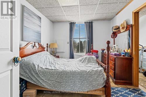 274 Wellington Street, Kingston (East Of Sir John A. Blvd), ON - Indoor Photo Showing Bedroom