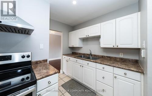 53 Newbury Drive, Newmarket, ON - Indoor Photo Showing Kitchen With Double Sink