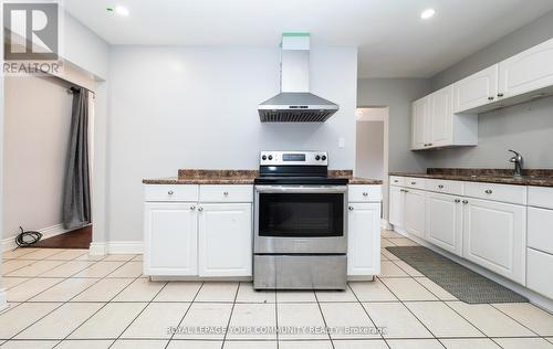 53 Newbury Drive, Newmarket, ON - Indoor Photo Showing Kitchen