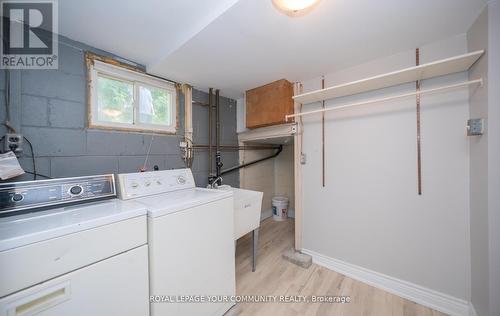 53 Newbury Drive, Newmarket, ON - Indoor Photo Showing Laundry Room