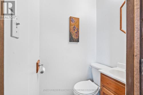 270 Wellington Street, Kingston (East Of Sir John A. Blvd), ON - Indoor Photo Showing Bathroom