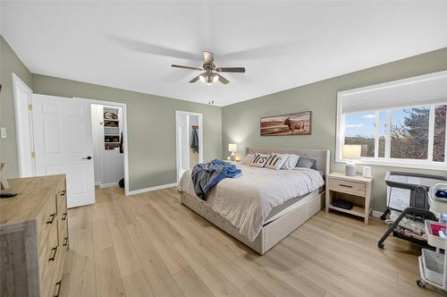 800 16Th Street, Cranbrook, BC - Indoor Photo Showing Bedroom