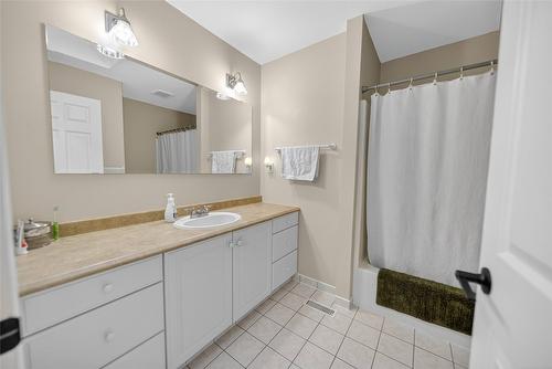 800 16Th Street, Cranbrook, BC - Indoor Photo Showing Bathroom