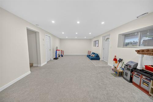 800 16Th Street, Cranbrook, BC - Indoor